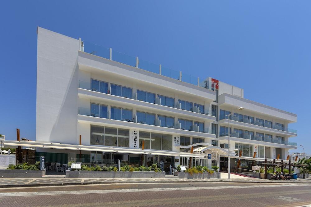 Protaras Plaza Hotel Bagian luar foto