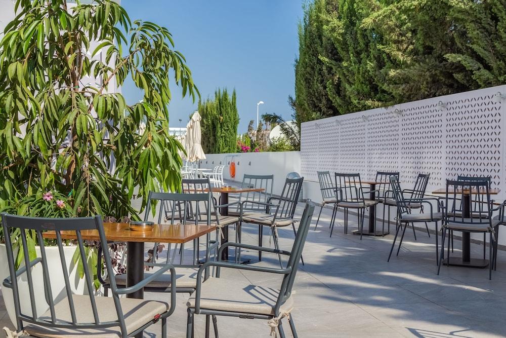 Protaras Plaza Hotel Bagian luar foto