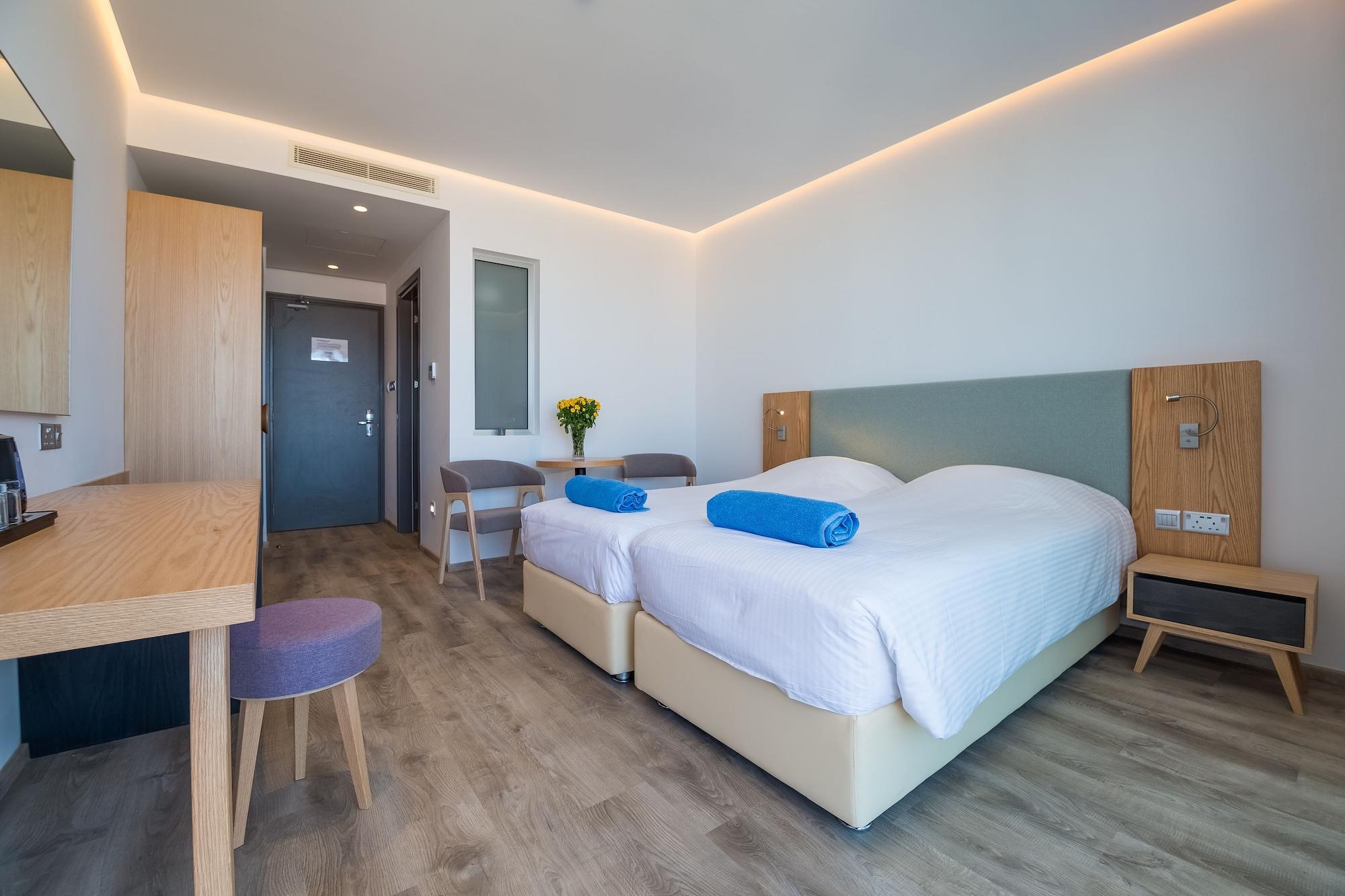 Protaras Plaza Hotel Bagian luar foto