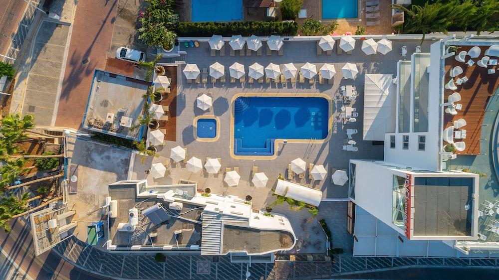 Protaras Plaza Hotel Bagian luar foto