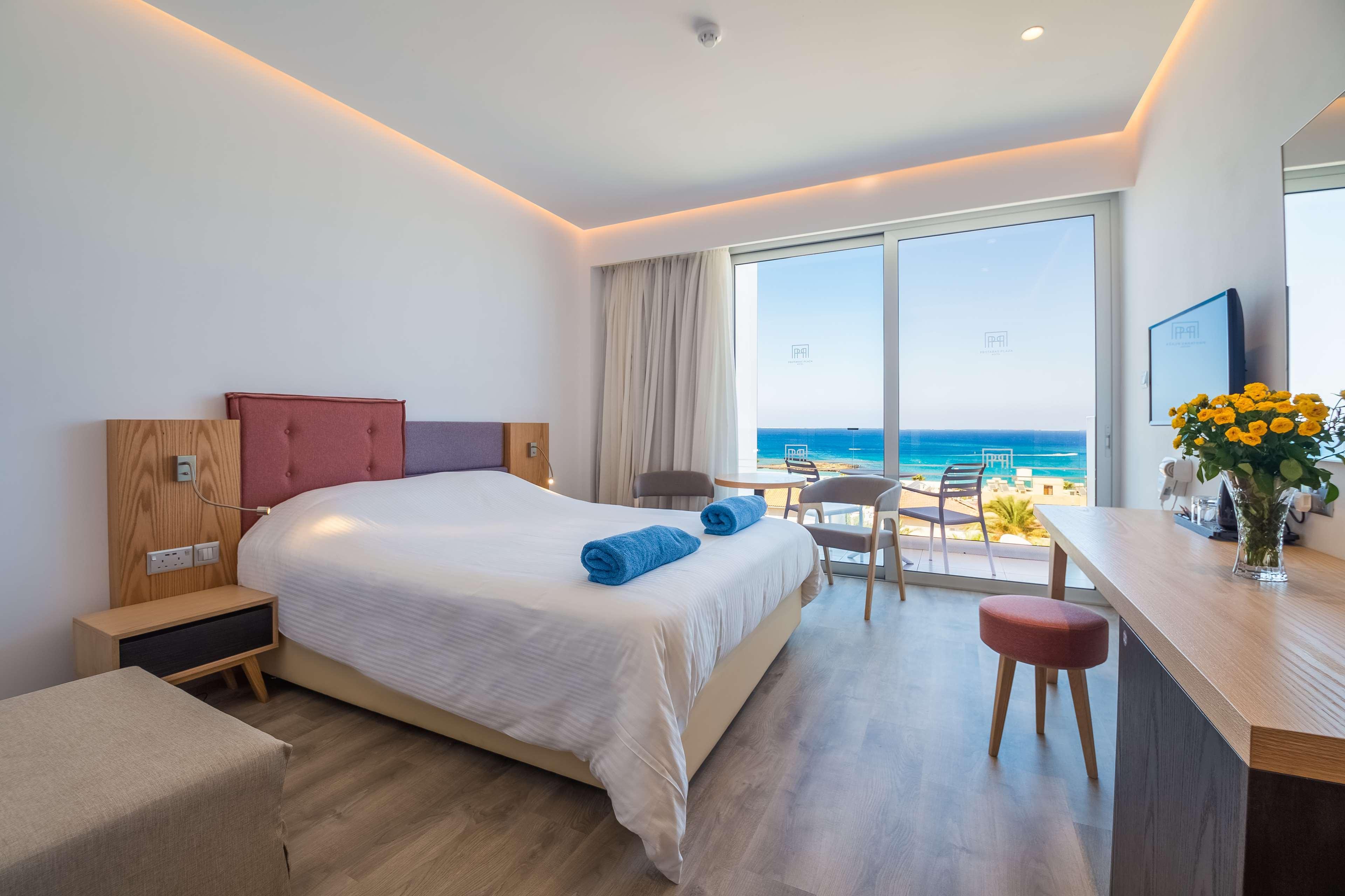 Protaras Plaza Hotel Bagian luar foto