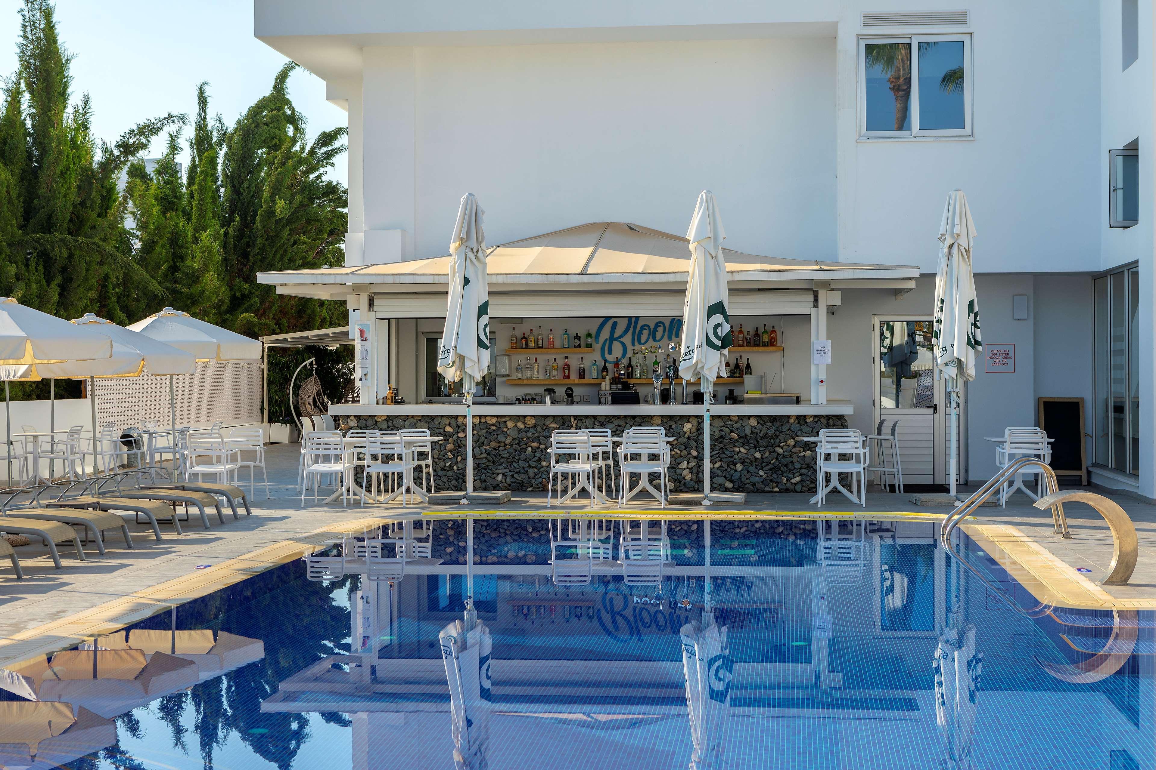 Protaras Plaza Hotel Bagian luar foto