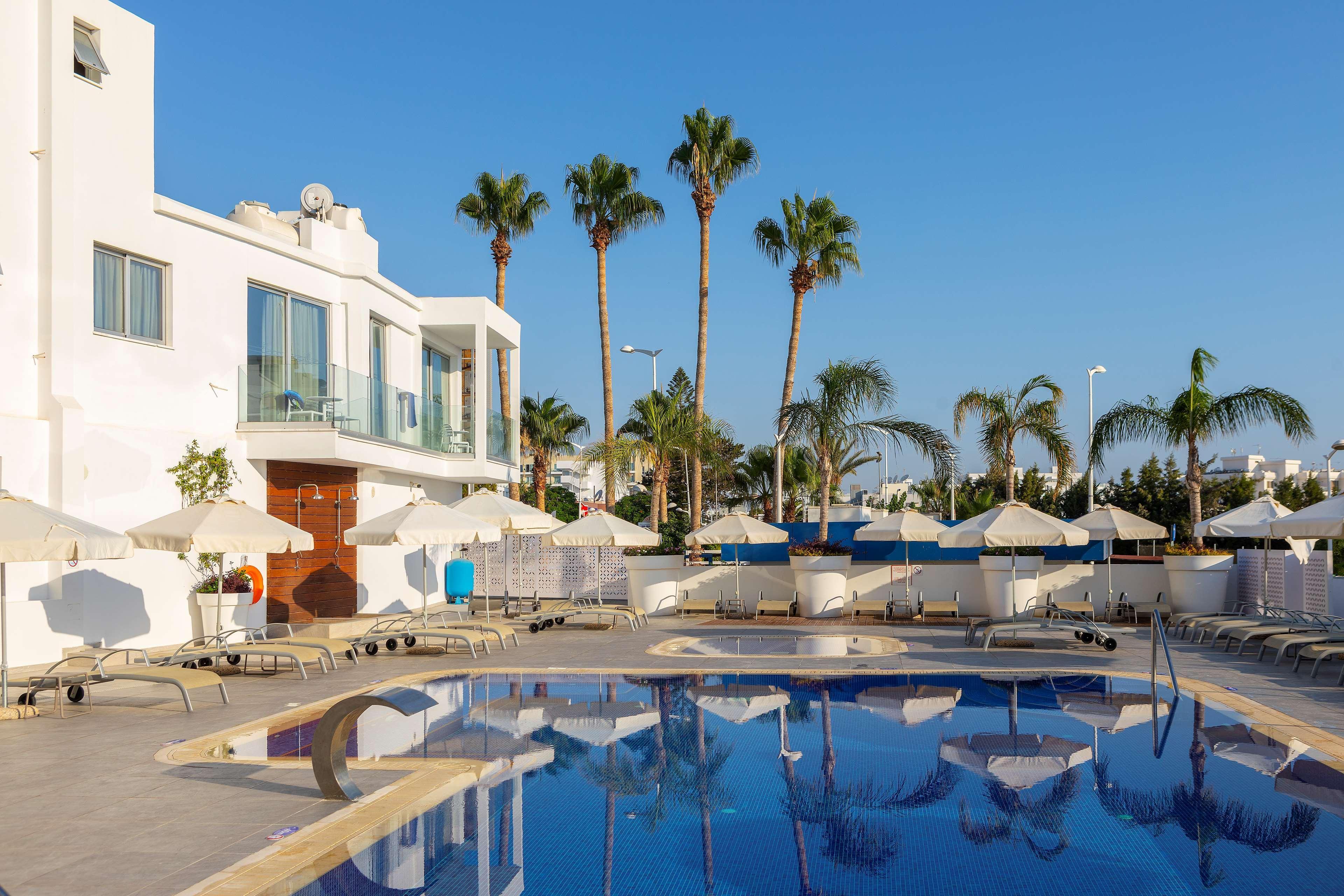 Protaras Plaza Hotel Bagian luar foto