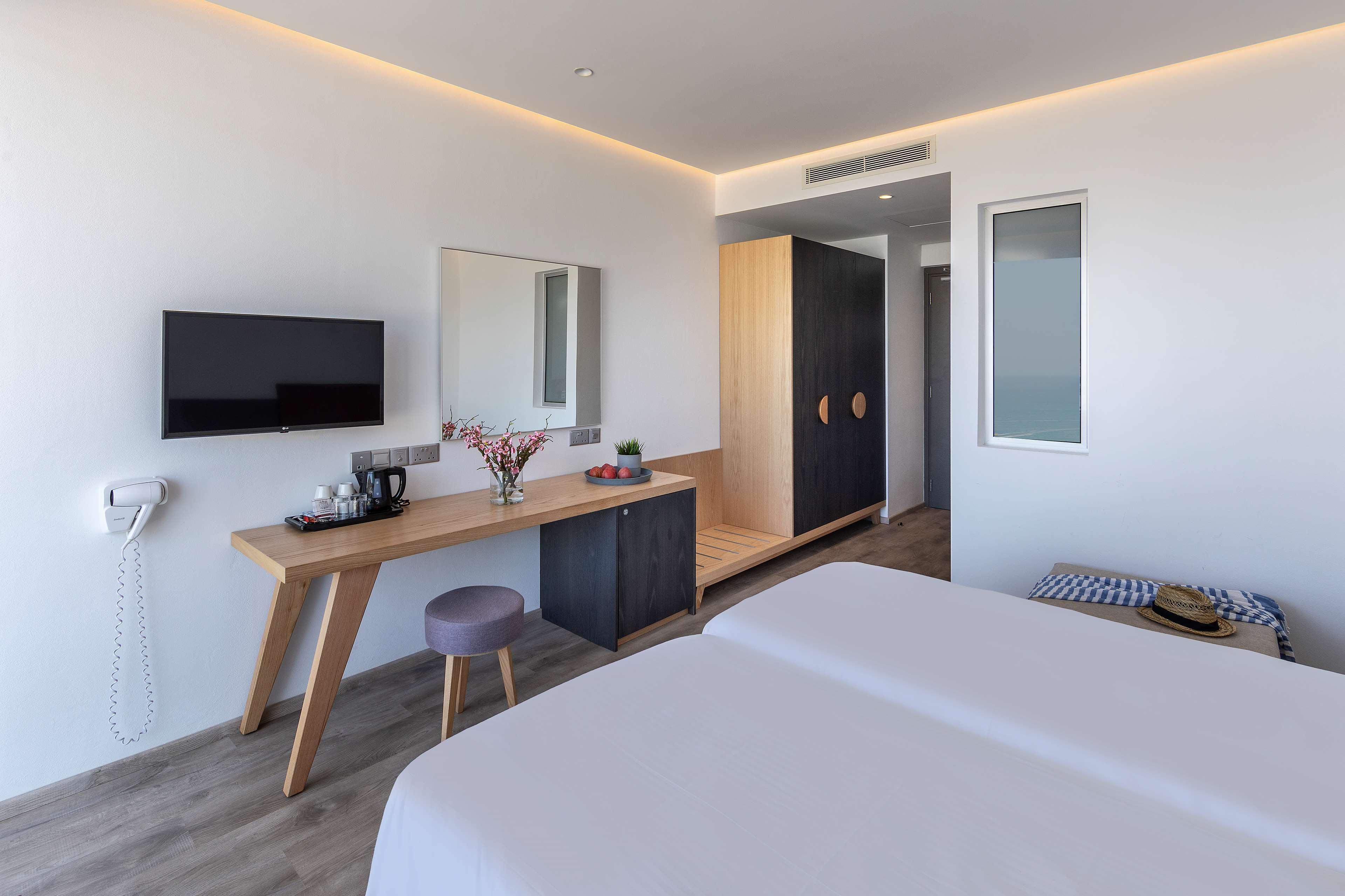 Protaras Plaza Hotel Bagian luar foto