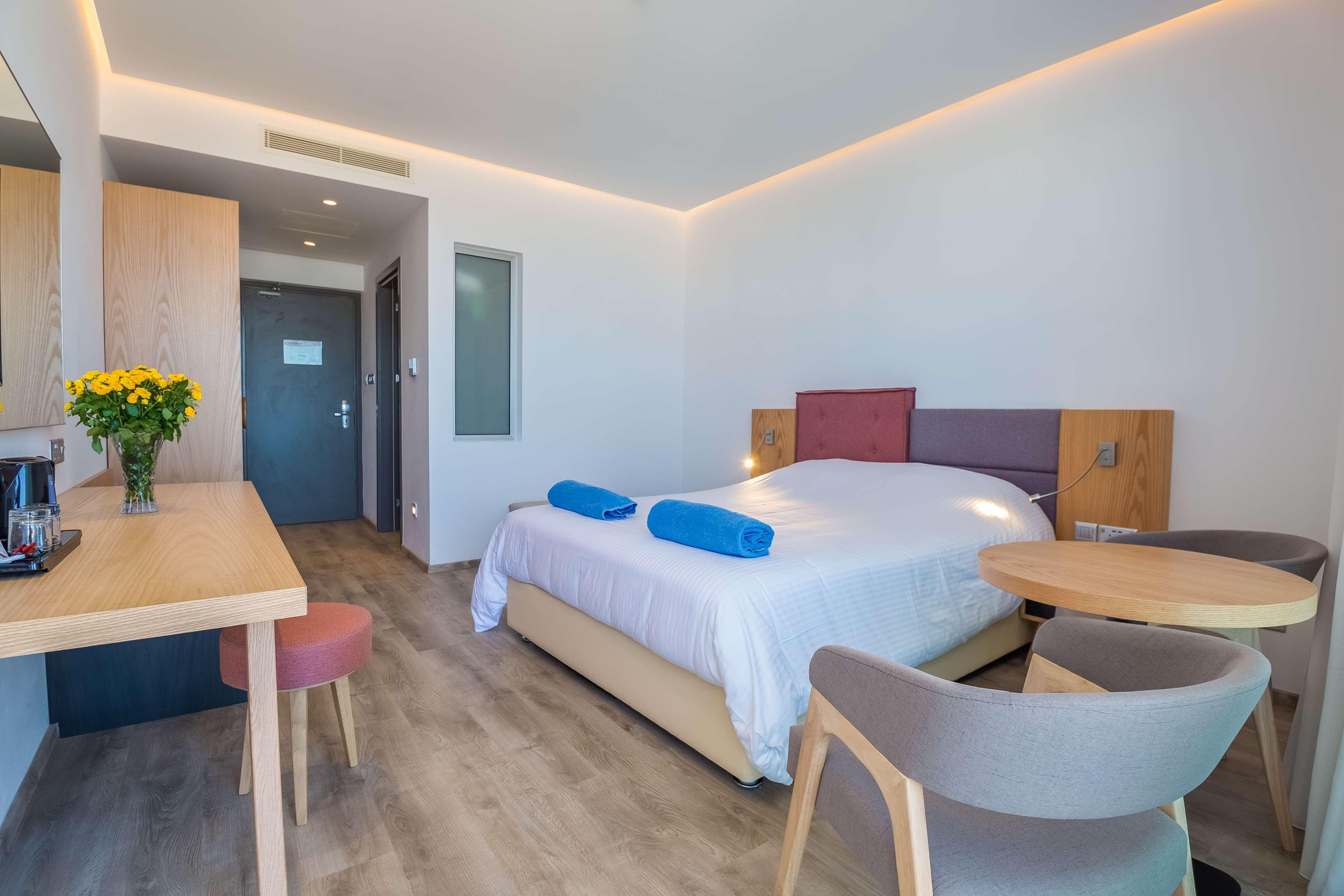 Protaras Plaza Hotel Bagian luar foto
