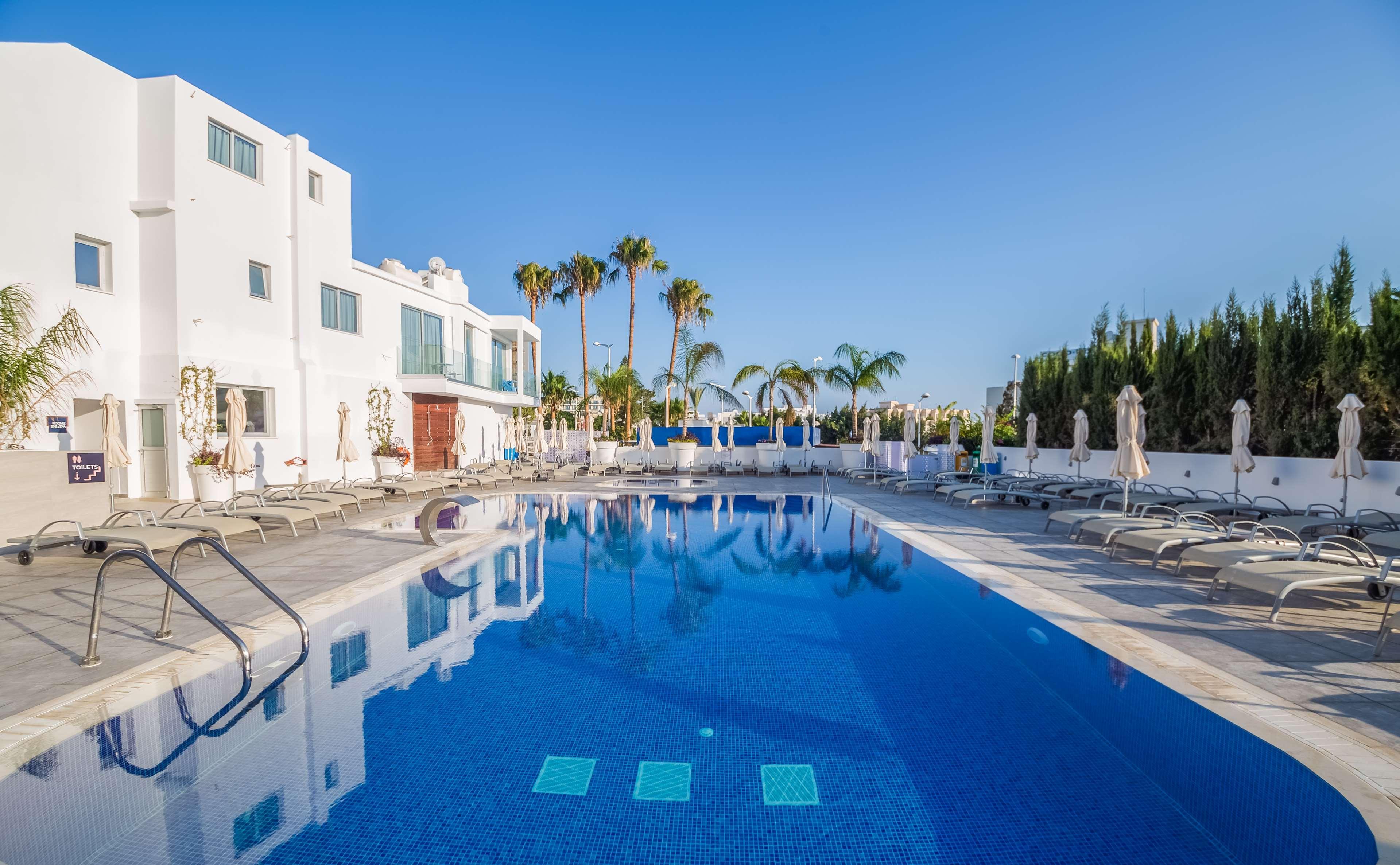 Protaras Plaza Hotel Bagian luar foto