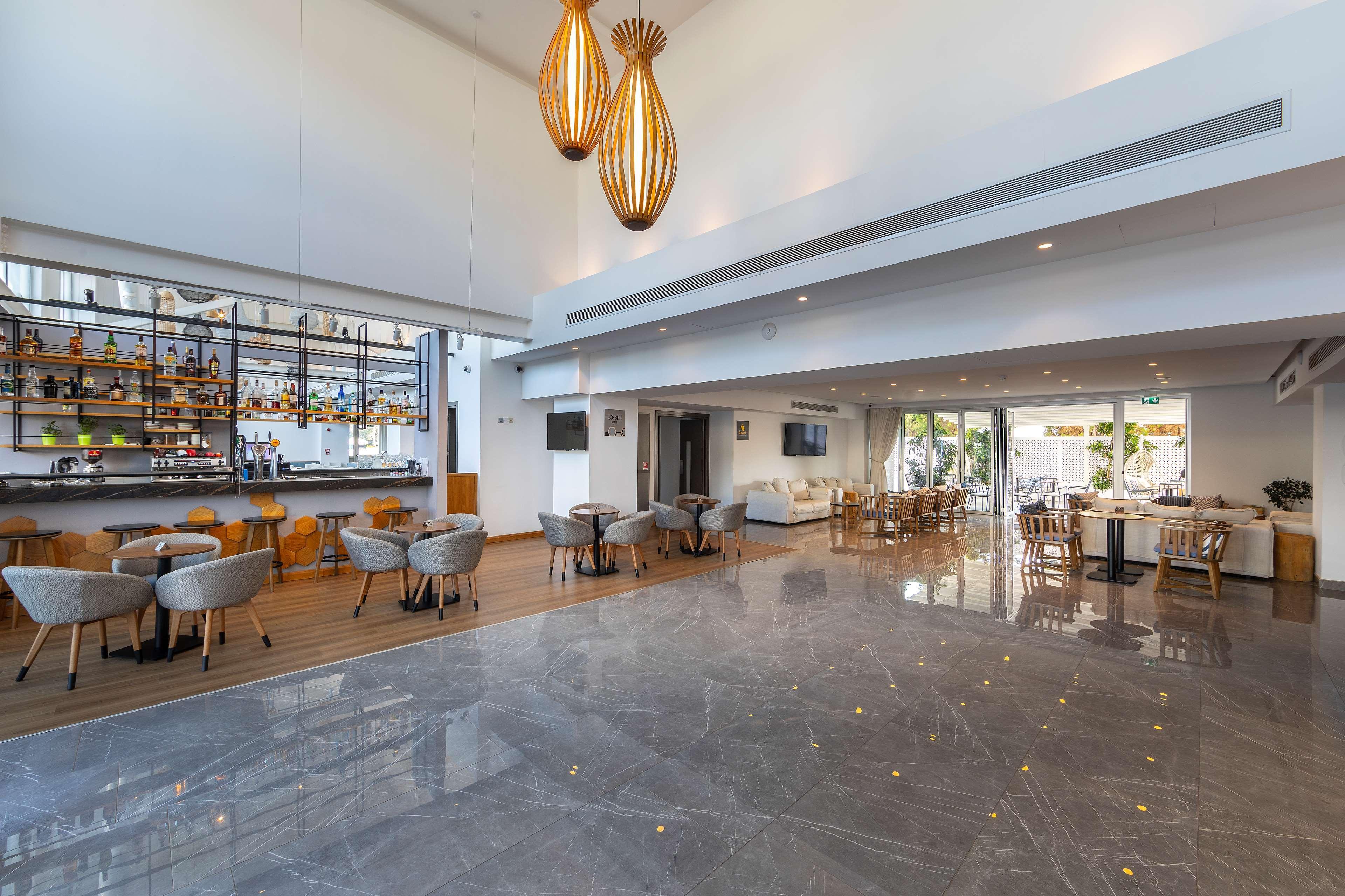 Protaras Plaza Hotel Bagian luar foto