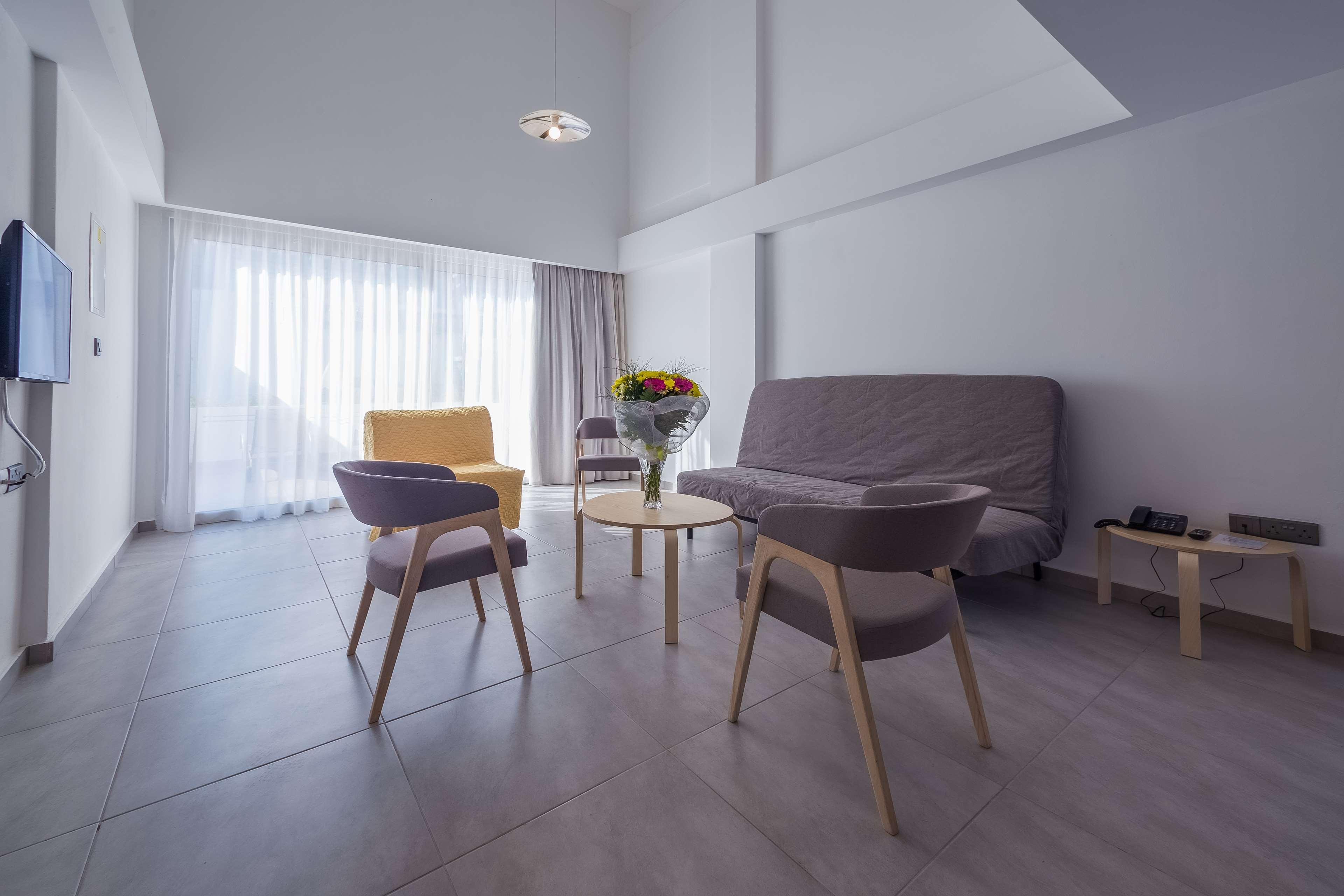 Protaras Plaza Hotel Bagian luar foto