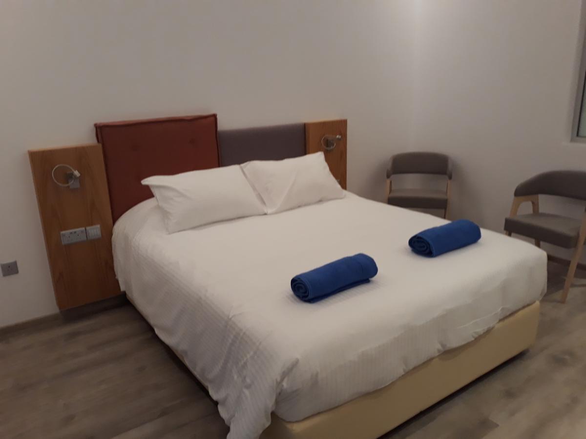Protaras Plaza Hotel Bagian luar foto