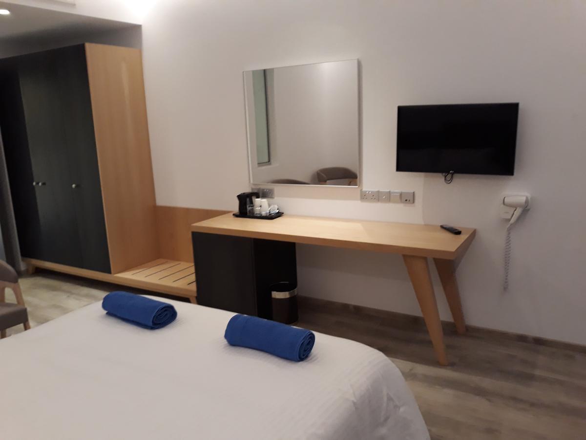 Protaras Plaza Hotel Bagian luar foto