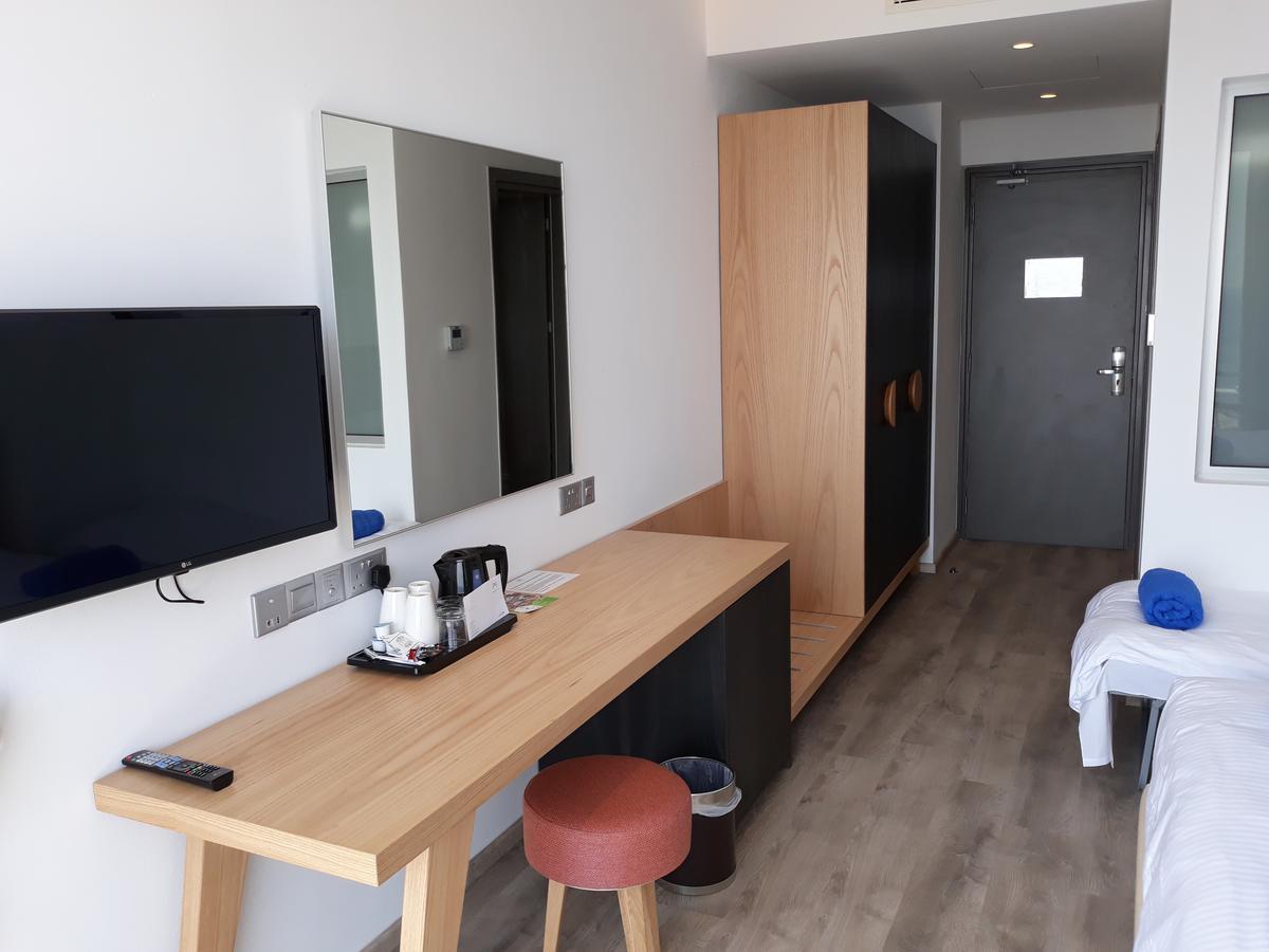 Protaras Plaza Hotel Bagian luar foto