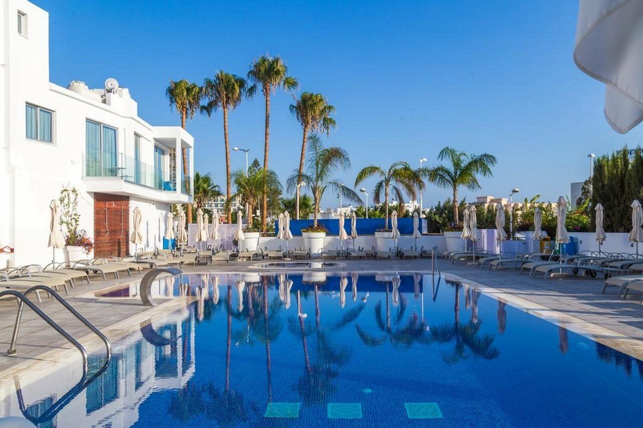 Protaras Plaza Hotel Bagian luar foto
