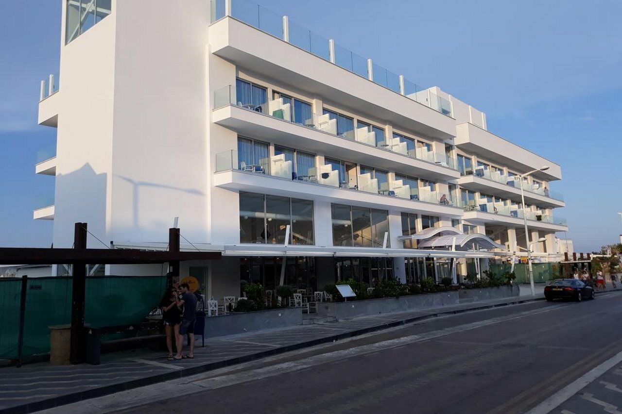 Protaras Plaza Hotel Bagian luar foto